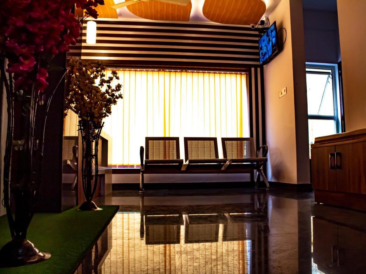 Hotel Royal Suites Bangalore Exterior photo